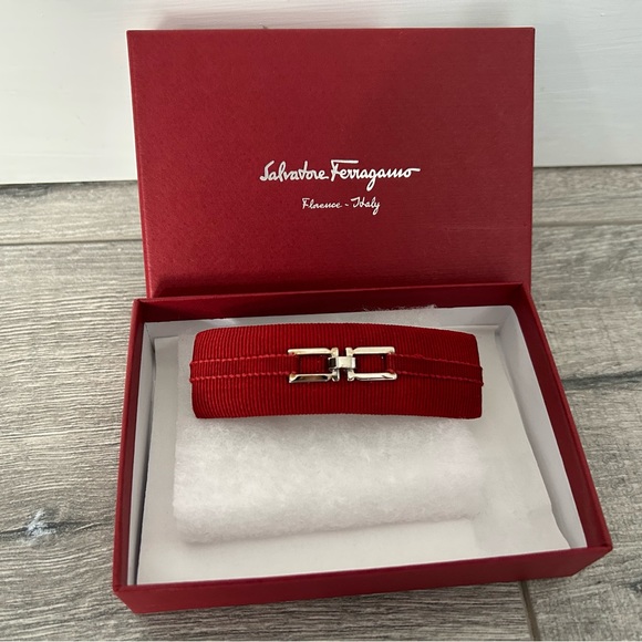 Authentic Vintage Salvatore Ferragamo Gancini Plate Hair Clip - Picture 2 of 4